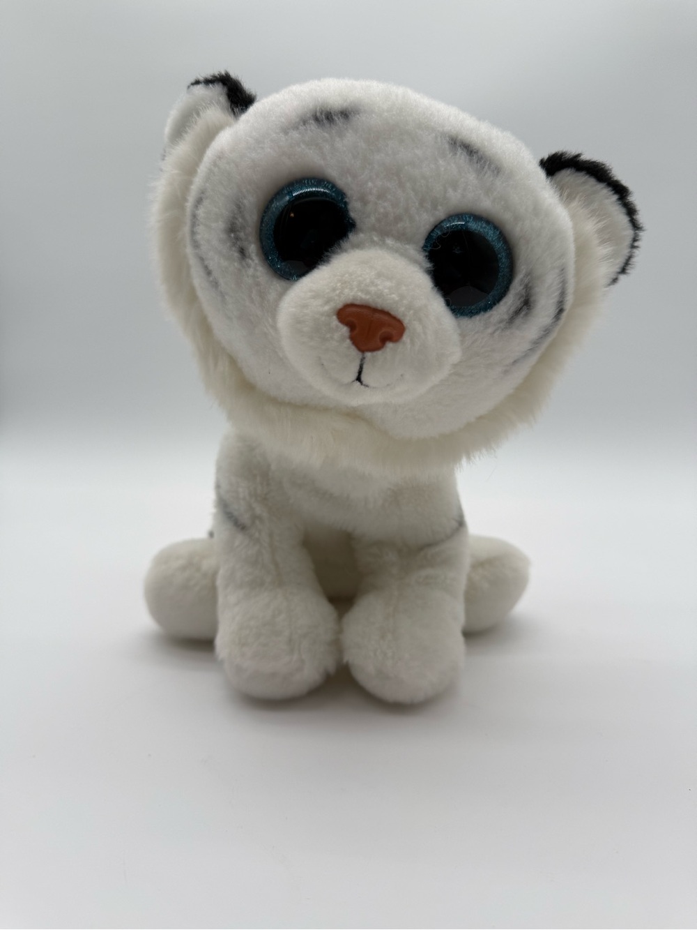 Ty Tundra White Plush TigerTag Featuring Red Heart Logo